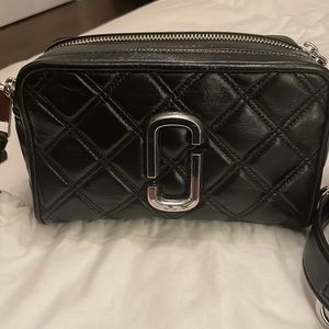 Marc Jacobs Softshot 21